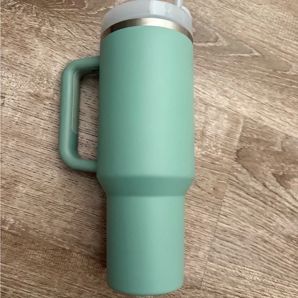 Stanley Mint Green Insulated Travel Tumbler with Handle - Picture 2 of 4